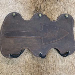 leather armguard with stamped arrowhead 3button